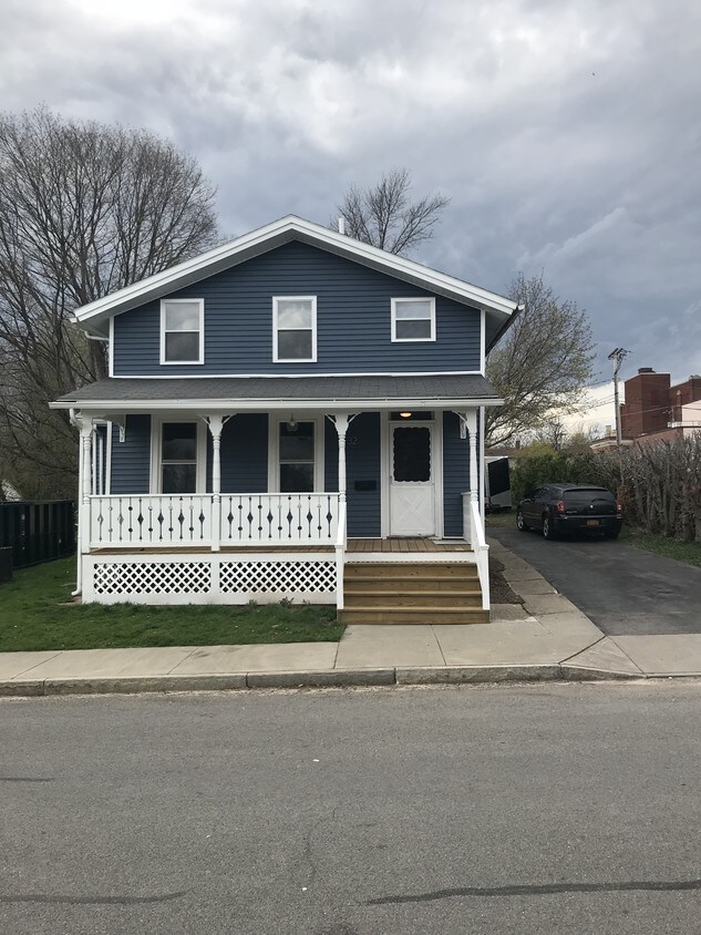 32 Coy St, Canandaigua, NY 14424 House for Rent in Canandaigua, NY