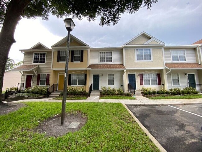 Building Photo - Orlando 2 Bedroom Townhome For Rent SEE TERMS