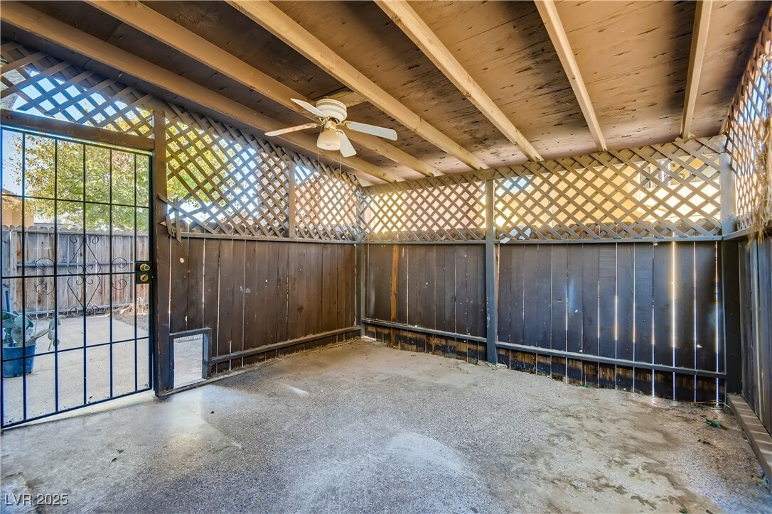 Building Photo - 1520 Hialeah Dr