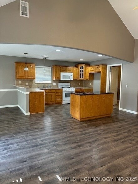 Foto del edificio - 2206 West 120th Ct S