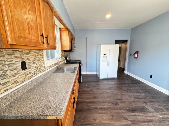 Foto del edificio - 244 Amherst St