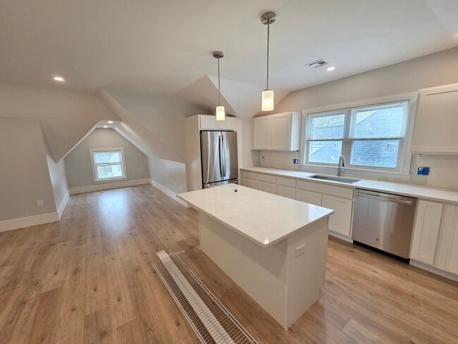 Photo - 28 Brooks St Apartment