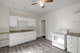 Building Photo - 2709-2711-2711 Sullivant Ave