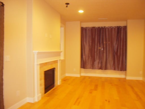 Building Photo - Beautiful 4 Bedroom Home Great Location