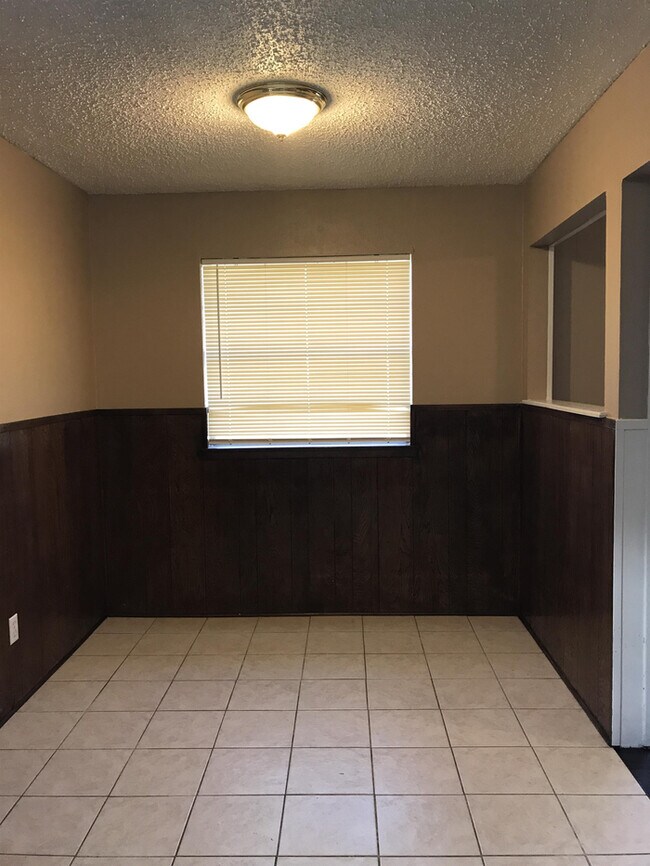 Building Photo - Emerald Hills Way