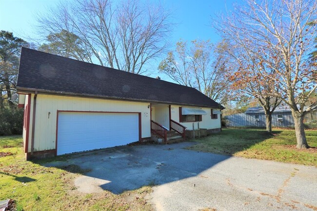 Building Photo - 33150 Chincoteague Rd