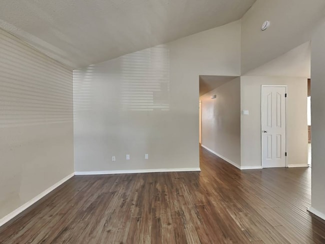 Foto del edificio - 27848 Crosspath Ave