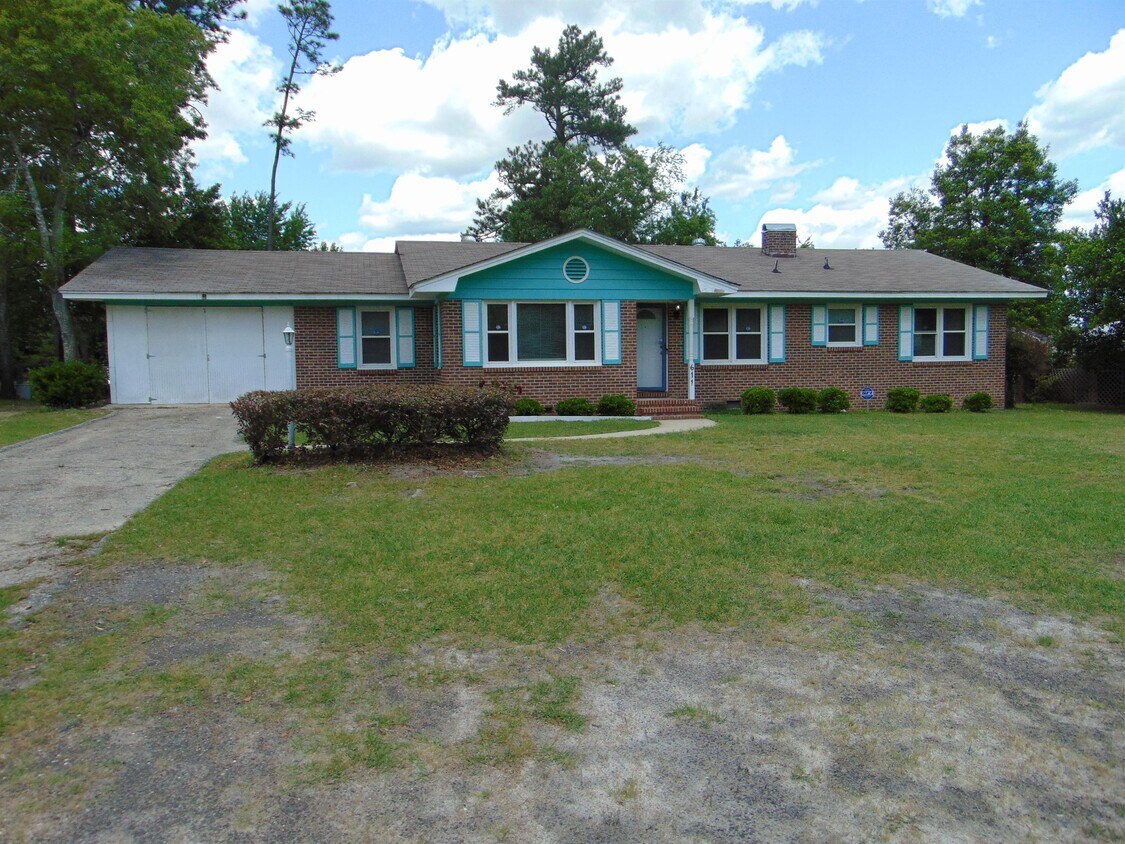 Primary Photo - 611 Galloway Dr