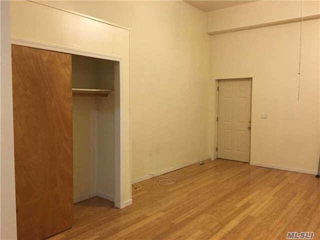 Foto del edificio - 103-01 Corona Ave.