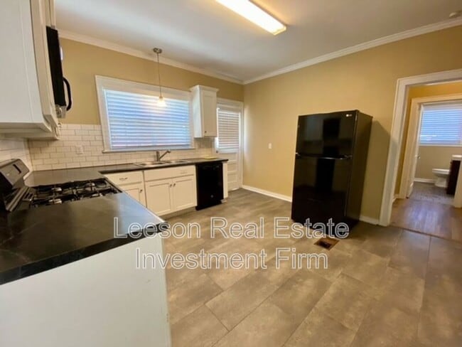 Foto del edificio - 810 Rutherford St