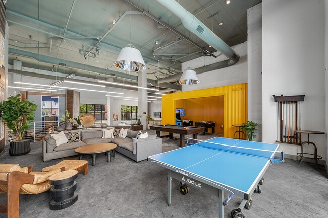 Building Photo - The Yard