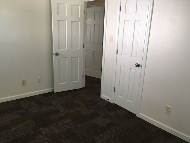 Segundo dormitorio con vista suroeste - 920 Spruce Street