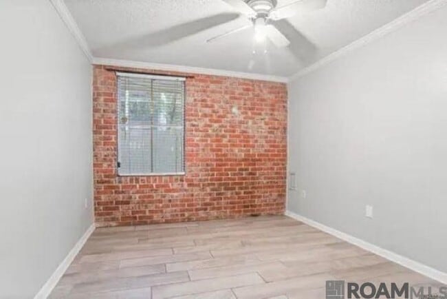 Building Photo - 3101 Highland Rd
