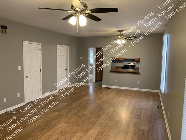 Building Photo - 487 Hawley St