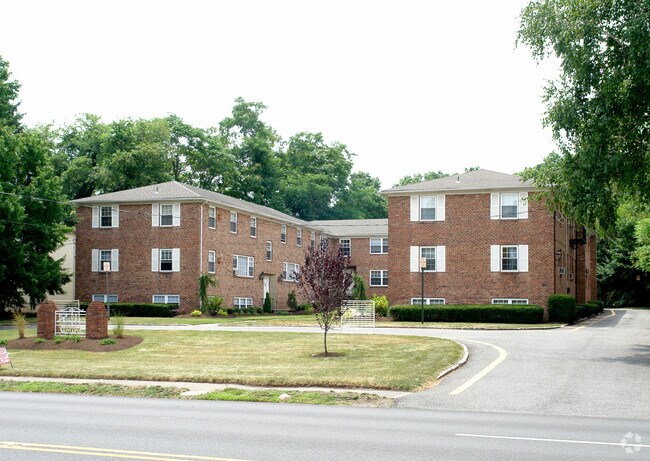 Walker Court Springfield NJ 07081 Apartments com Walker Court Springfield NJ 07081 Apartments com