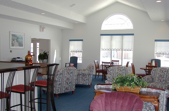 Clubhouse - Country Manor Apartments
