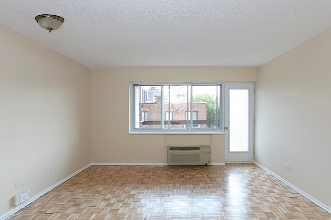 Building Photo - The Ramezay