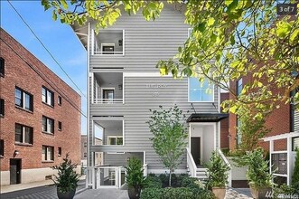 Building Photo - 315 W Roy St
