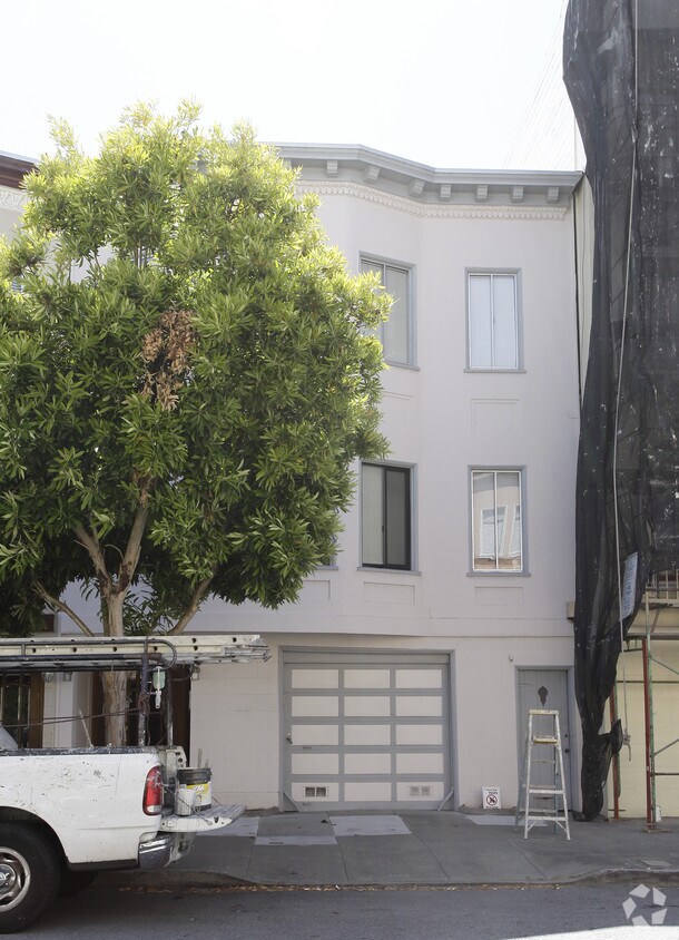 Building Photo - 3475 Pierce St