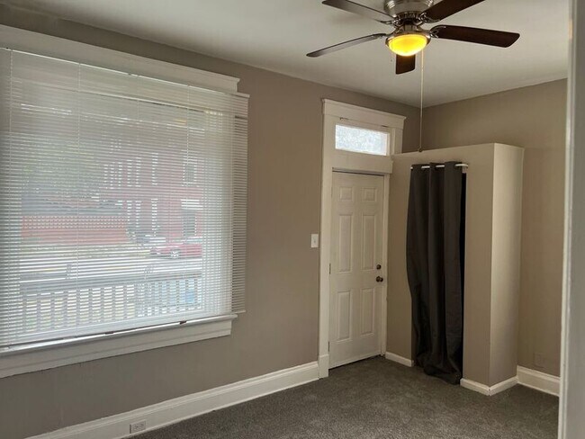 Foto del edificio - 3643 West Eighth Street