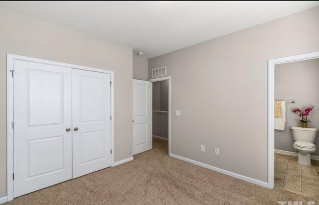 Foto del edificio - 4039 Sykes St