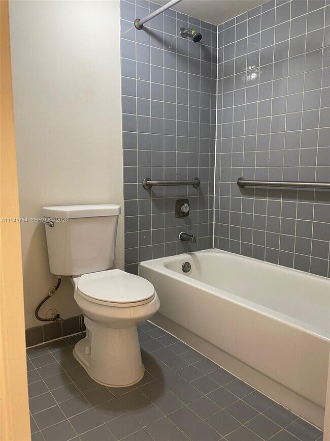 Foto del edificio - 9688 Fontainebleau Blvd