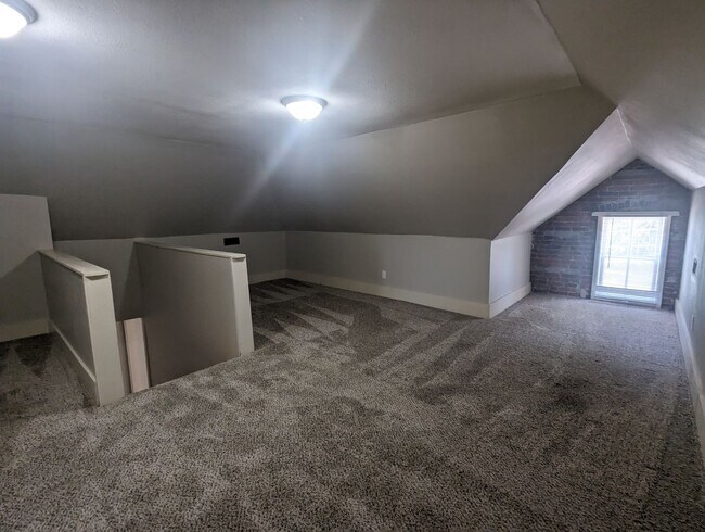Building Photo - 3 Bedroom House in Boonville