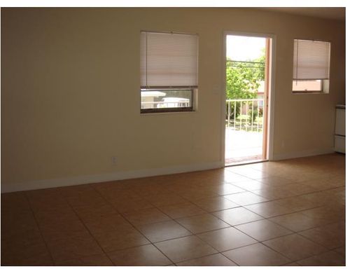 Foto del edificio - 1600 NE 3rd Ave