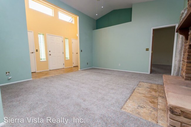 Building Photo - 1540 Jasmin Dr