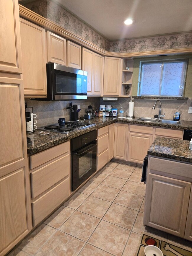 Building Photo - 8618 Baltimore Dr