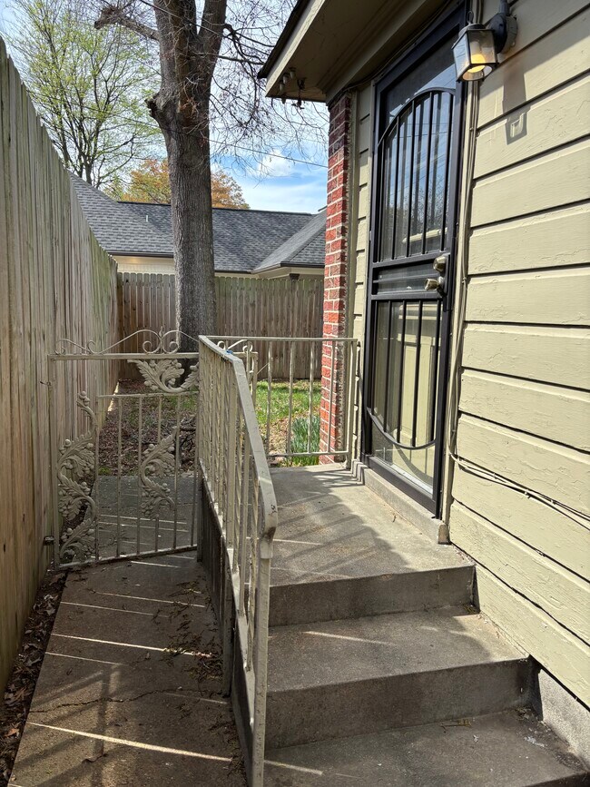 Foto del edificio - 3659 Highland Park Pl