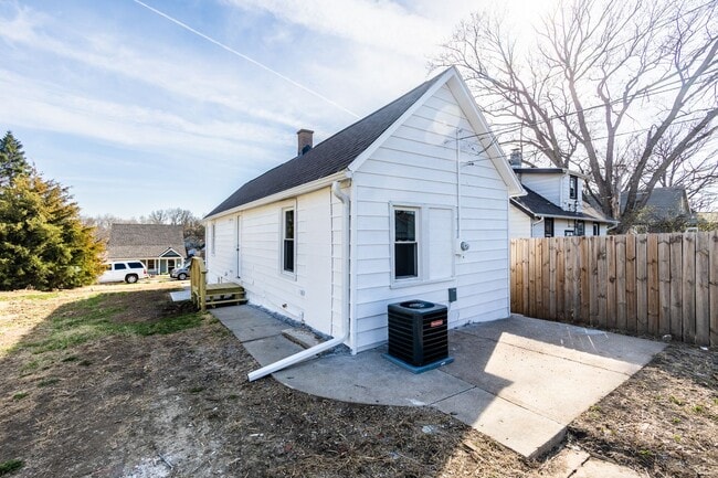 Building Photo - A Great 2BD/1.5BA Single Family Home That Has Been Recently Renovated