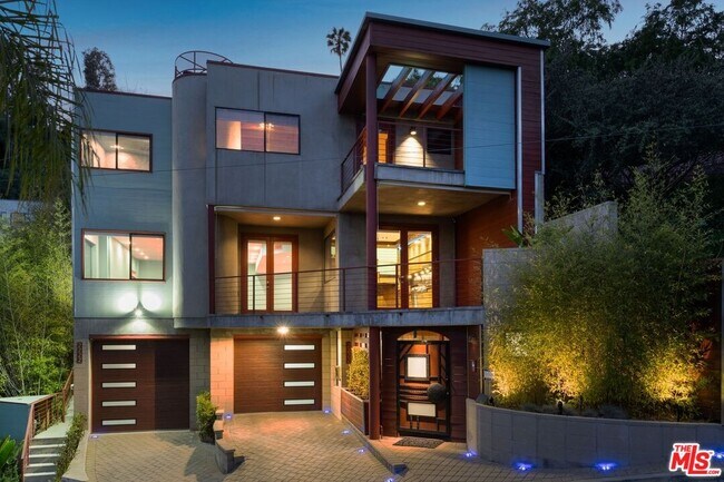 Building Photo - 2222 Bancroft Ave