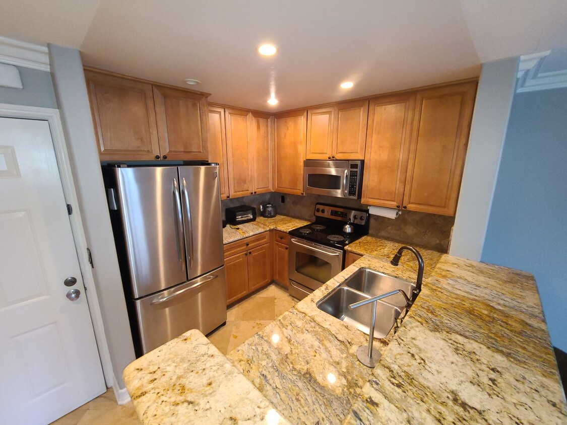 Foto principal - 1 bed 1 bath in UTC with great amenities P...