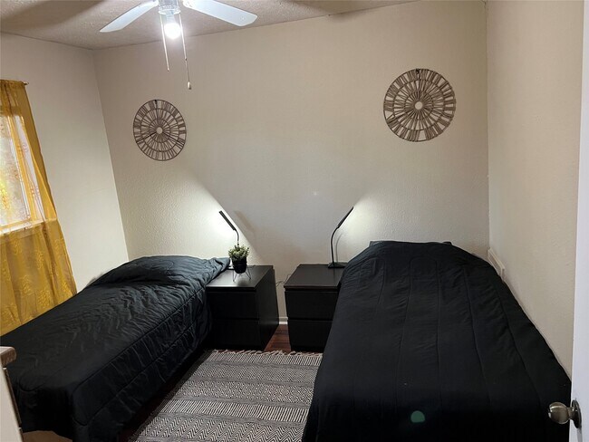 Foto del edificio - 5410 Greylog Dr