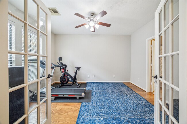 Foto del edificio - 1046 W 23rd St