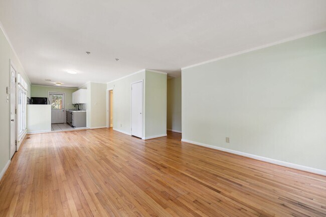 Foto del edificio - Sunny mid-century close to everything with...