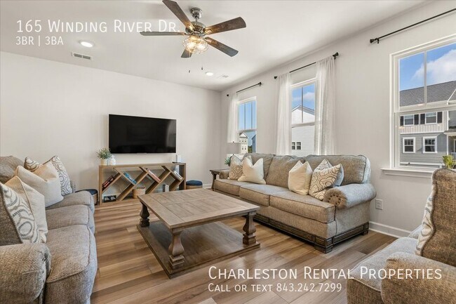 Foto del edificio - 165 Winding River Dr
