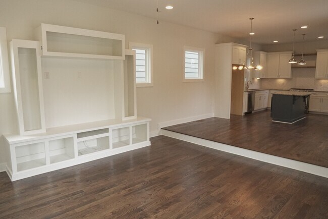 Foto del edificio - 2218 Winford Ave