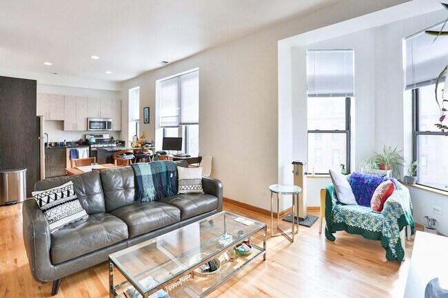 Photo - Noble Square Large 2 Bed w/Central Heat & A/C, Only 2 Blocks to the Blue Line, In-Unit Laundry. F... Apartment