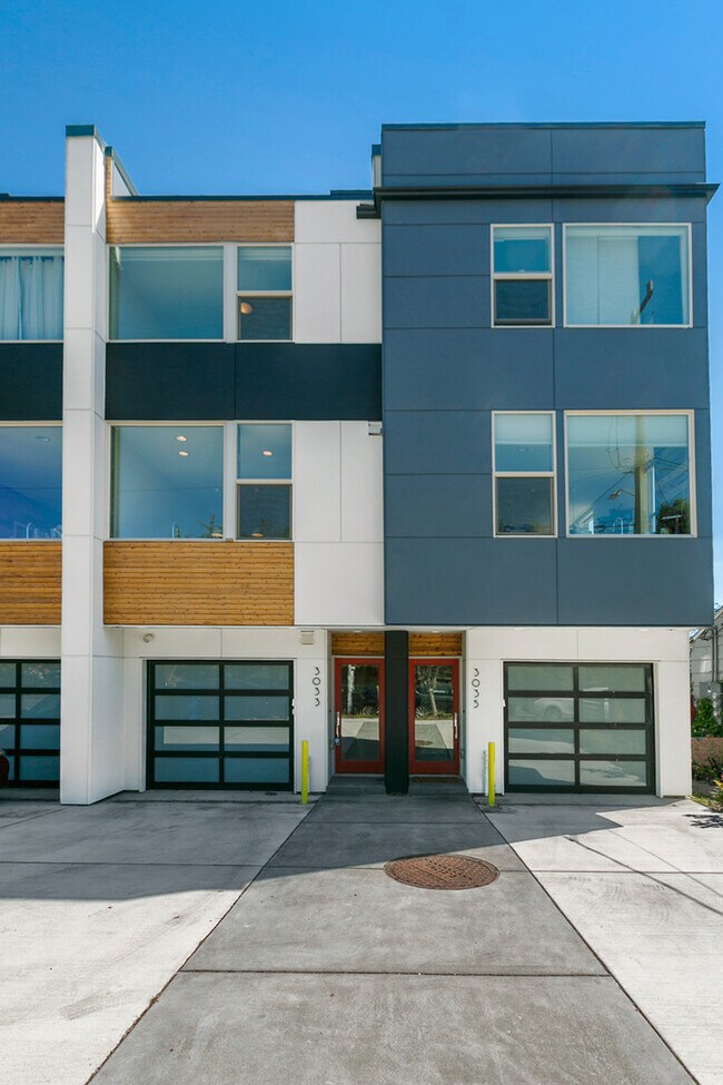 Foto del edificio - AIR CONDITIONED "Built Green" Townhome in ...