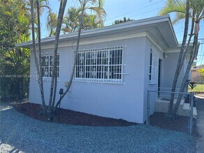 Building Photo - 3630 SW 26th St