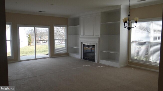 Building Photo - 37 Chantilly Pl