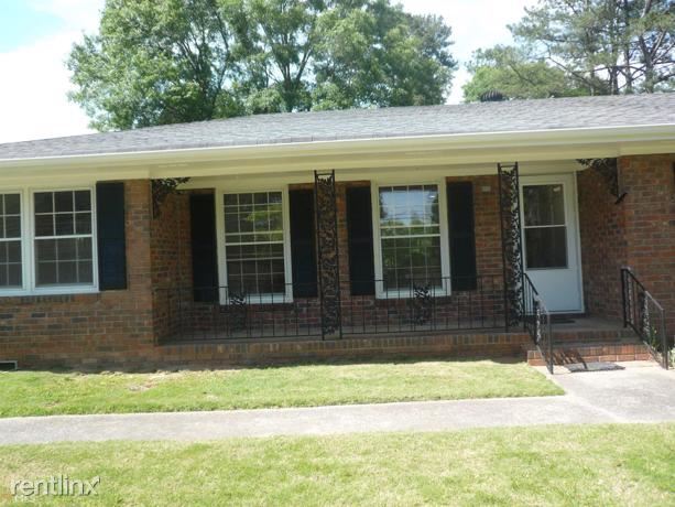 Building Photo - 3 br, 2 bath House - 3015 NE Robinson