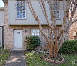Building Photo - 9009 N Plaza