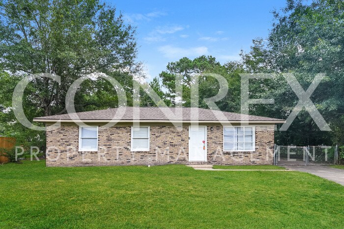 Primary Photo - Beautiful Home in Summerville