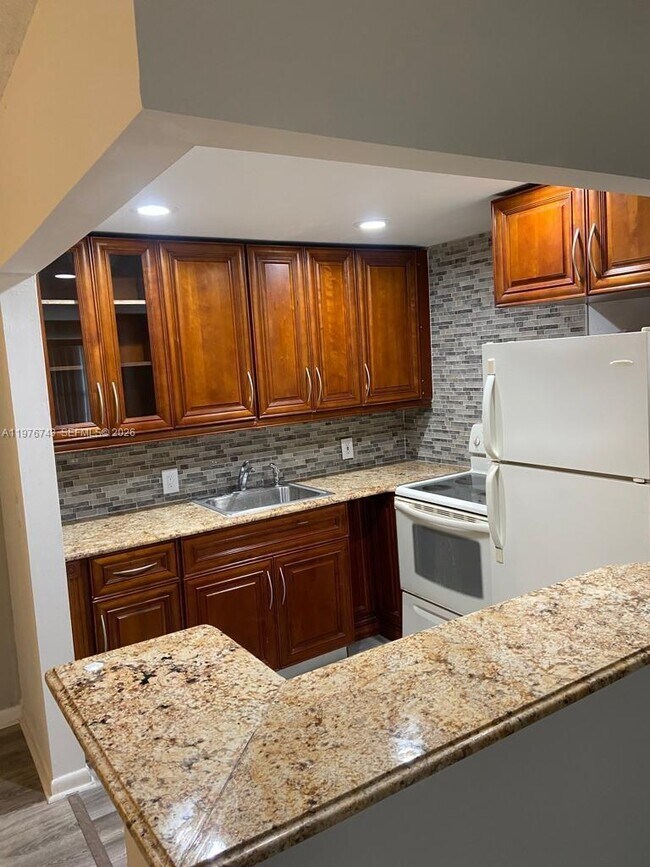 Foto del edificio - 398 Fanshaw J