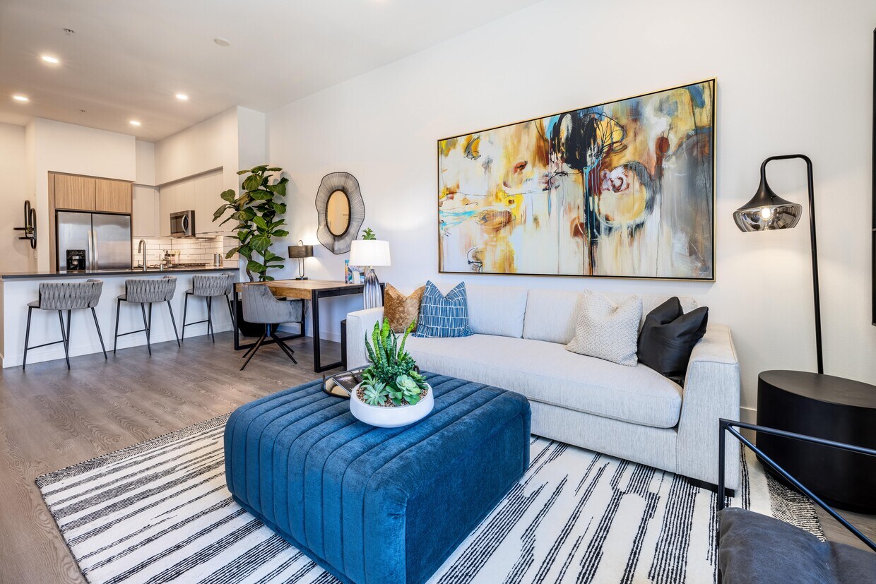 The Townsend Apartments 5075 Camino de la Siesta San Diego, CA