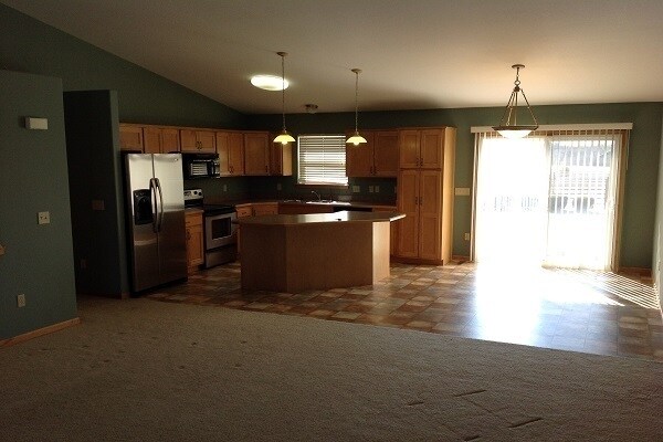 Foto del edificio - Beautiful 5 bedroom, 3 bathroom Country Home with Barn!
