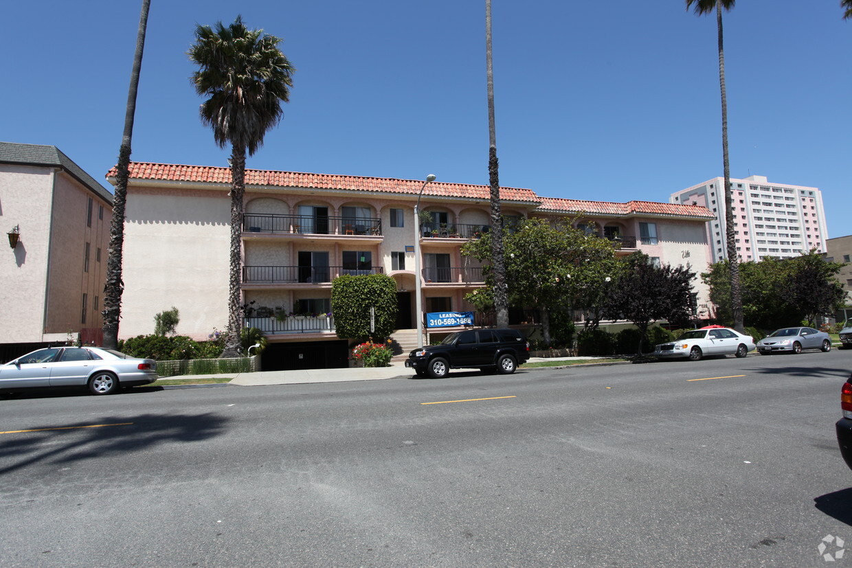 Building Photo - Huntington Villas